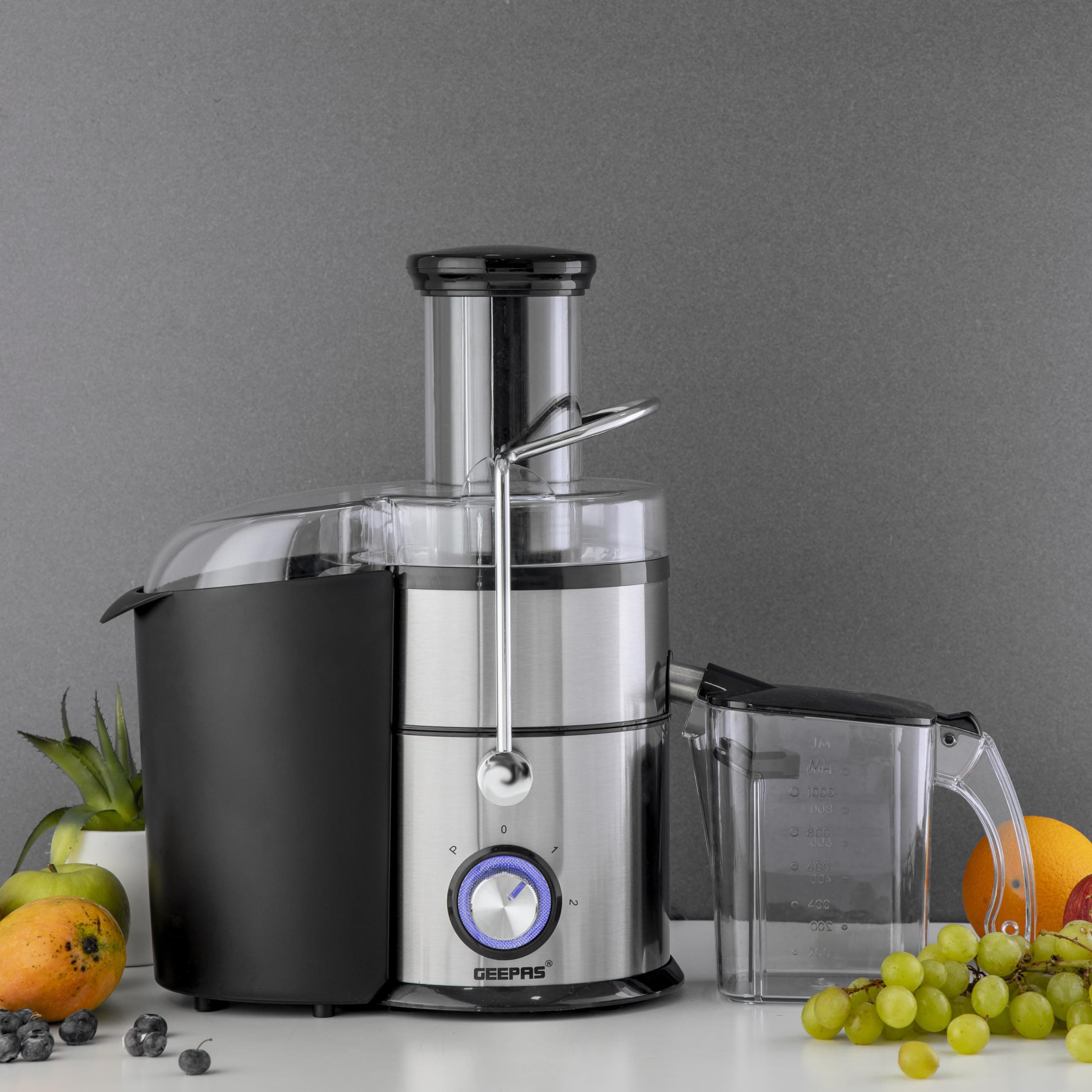 Geepas Stainless Steel Electric Juice Extractor with Pulp Separator