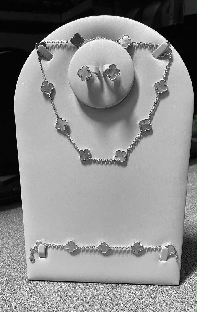Gold-Tone Pink Clover Charm 3-Piece Jewellery Set - Image 2